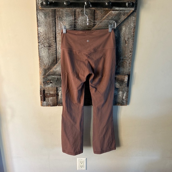 Women's Lululemon Leggings w/Slight Flared Cuff - Picture 2 of 2